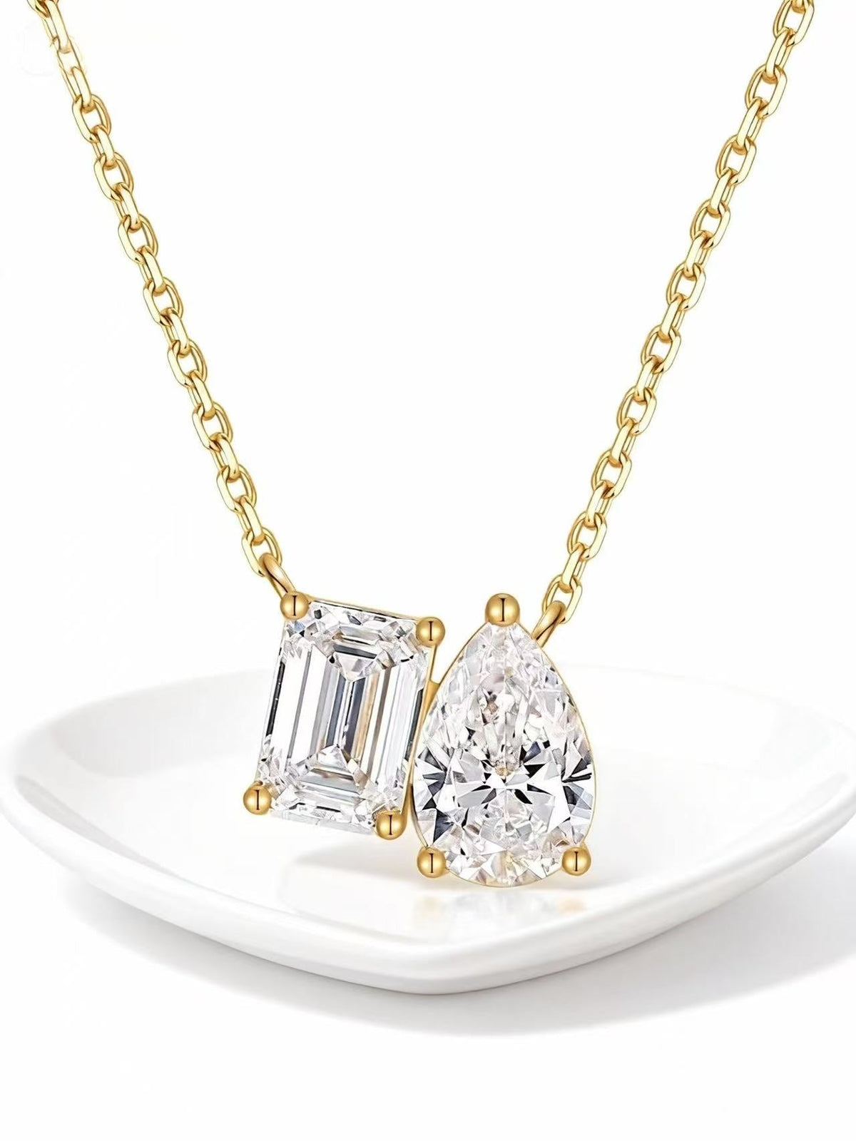 Evening Jewelry: Letting Diamonds Meet Candlelight