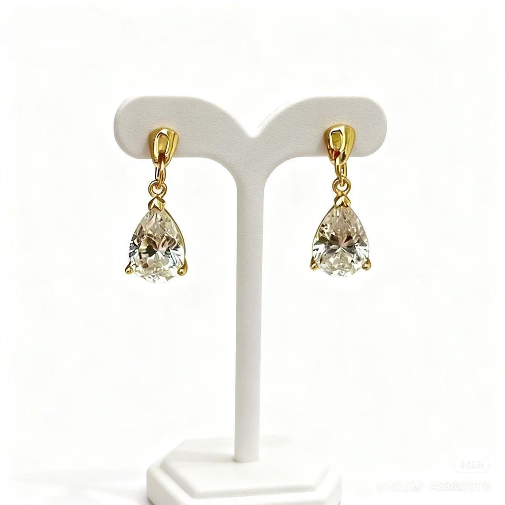 Aetheris A Single Tear of Light: Pear Cut Diamond Earrings E25020010