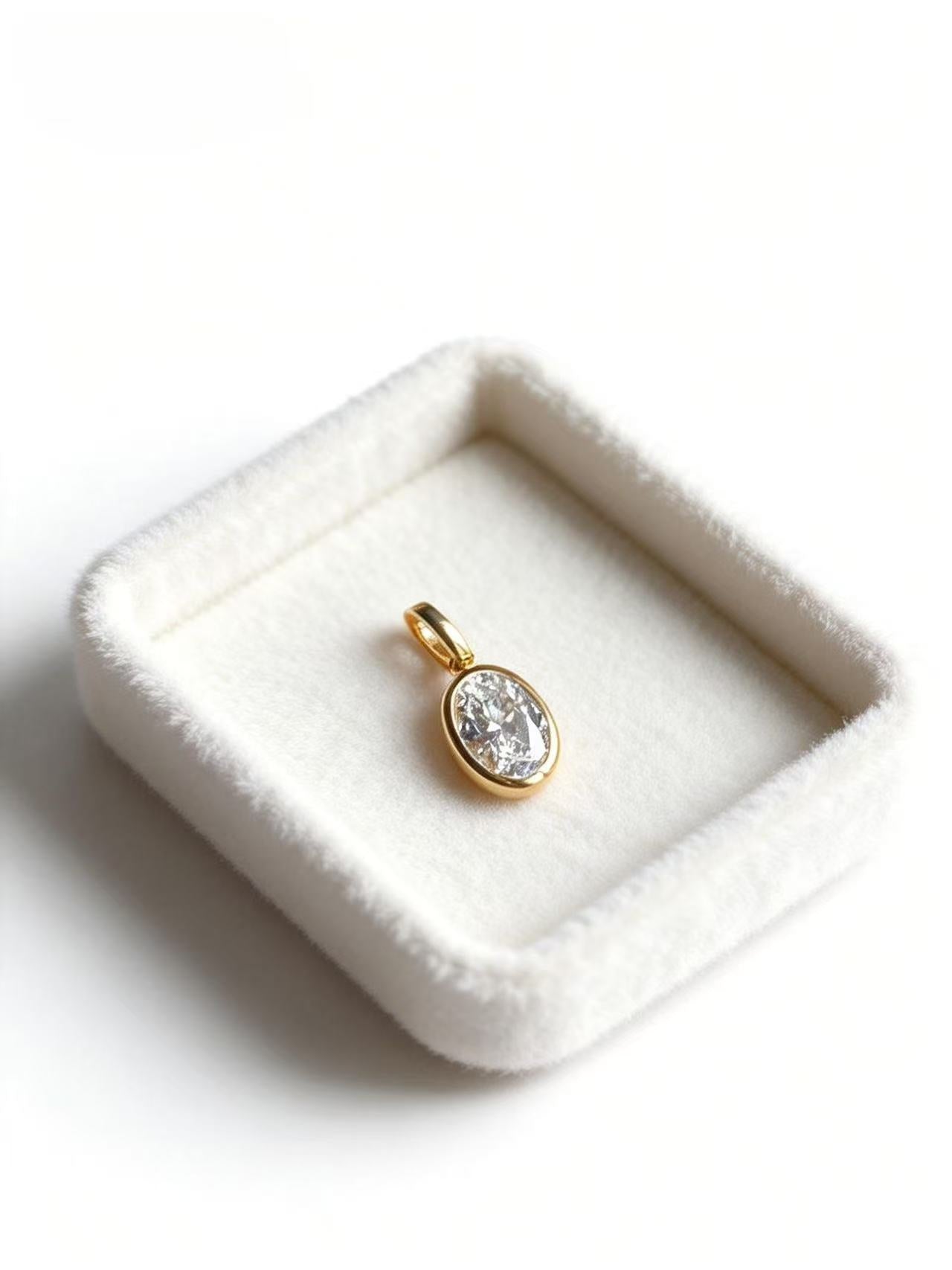 Aetheris A single point of light Ovail Pendant P26020001