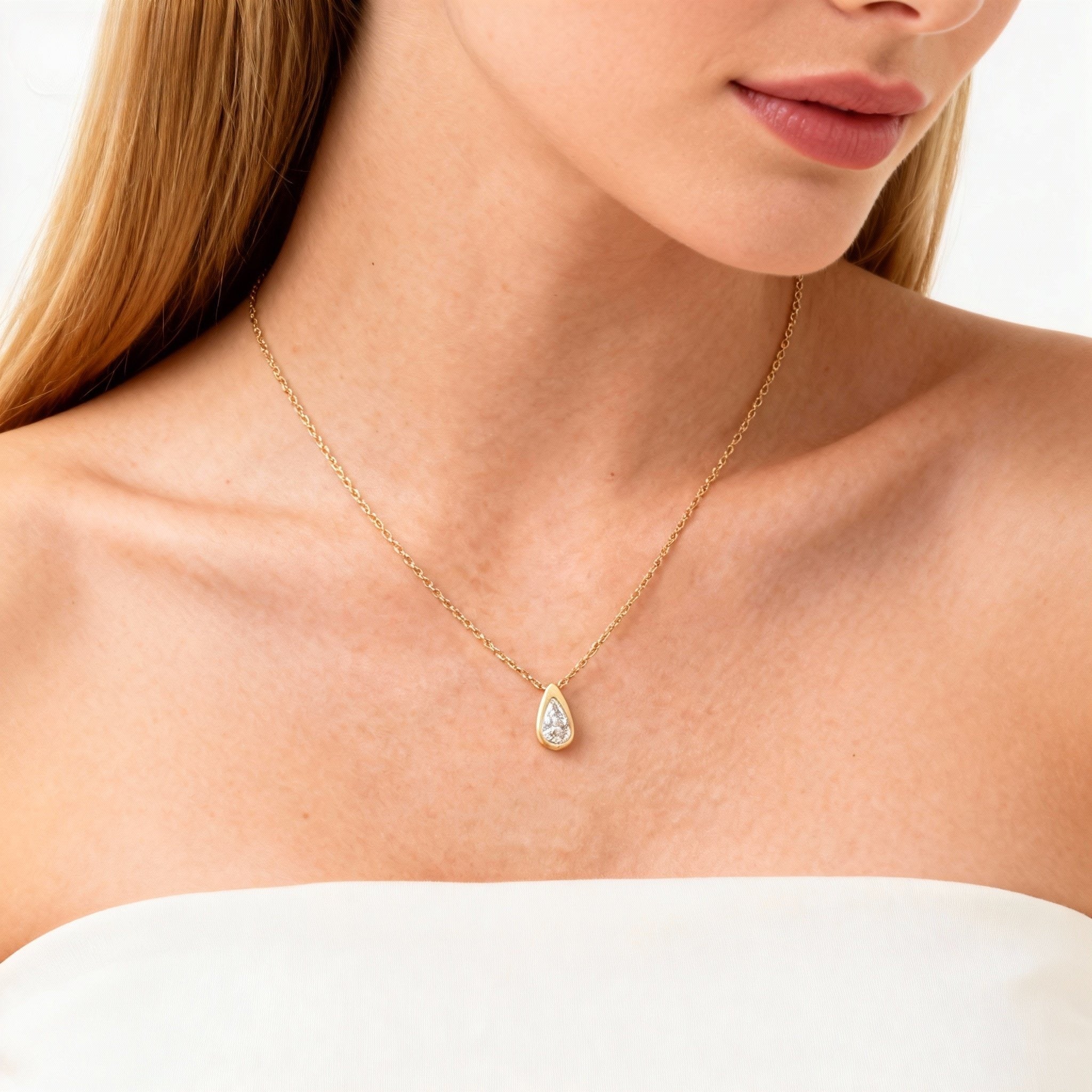 Aetheris Sleek Solitaire:  Pear Drop & Chain Set N25020004