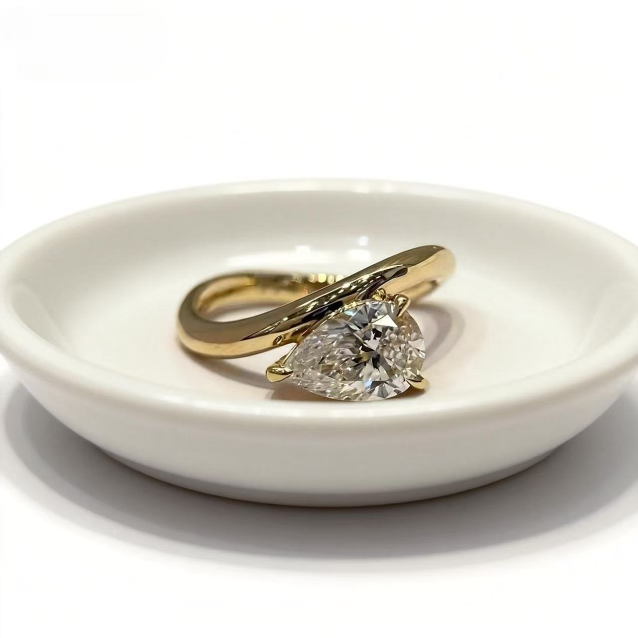 Aetheris Pear Embrace Ring R26020002