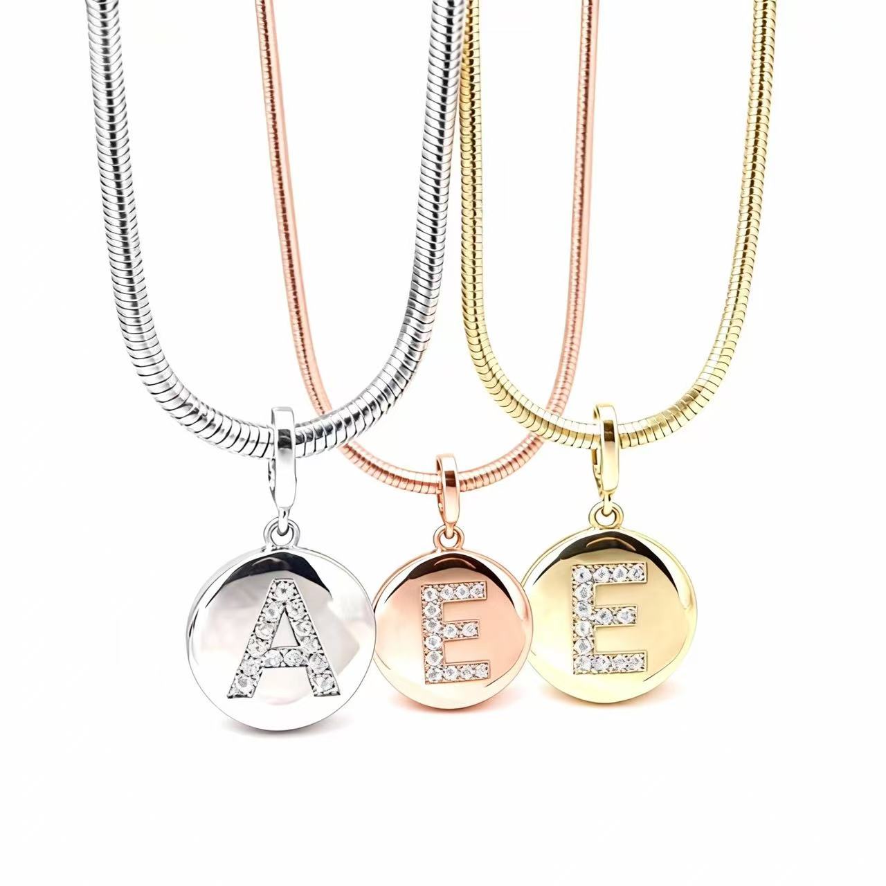 Aetheris Personalised Brilliance: Round Diamond Initial Pendant P25755001