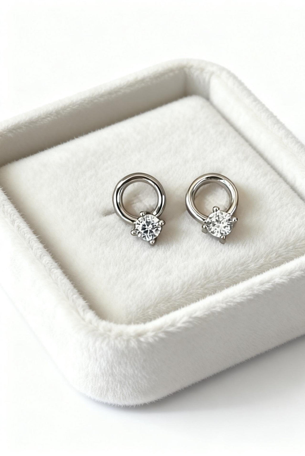 Aetheris Circle of Fortune: Four-Prong Diamond Huggie Earrings E25020015