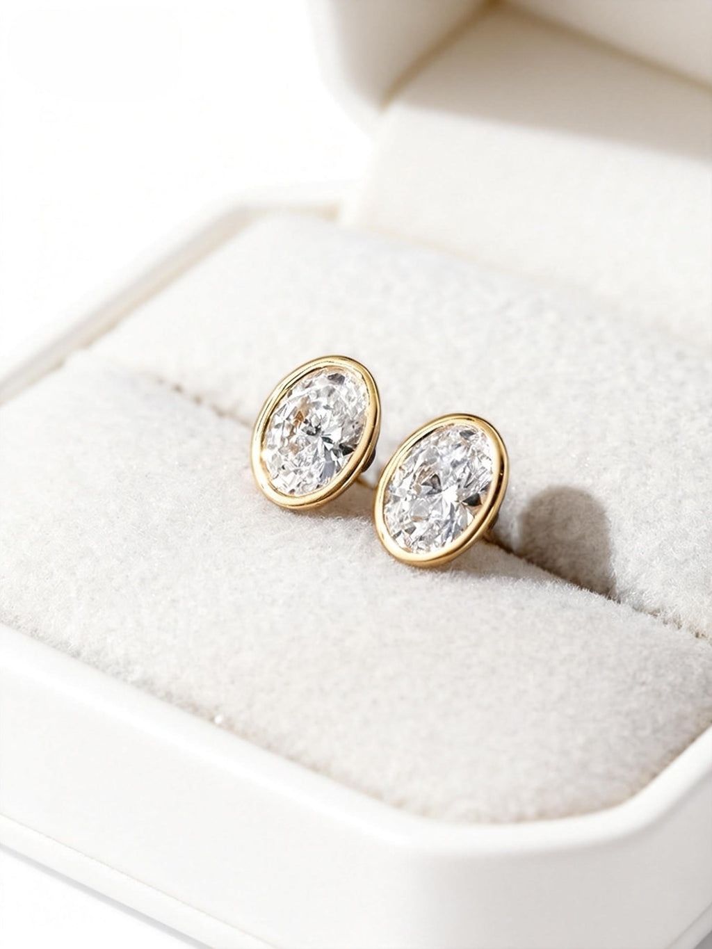 Aetheris Bezel Oval Stud Earrings E26020003