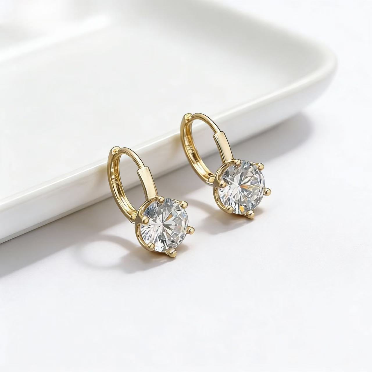 Aetheris Sparkling Studs: Four-Prong Lab Diamond Earrings E25020002