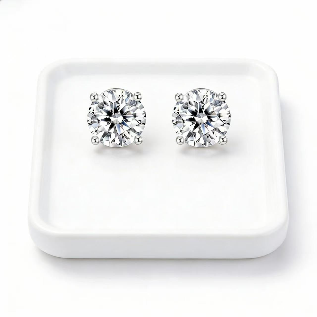 Aetheris Winter's First Light: Four-Prong Round Diamond Stud Earrings E25020001