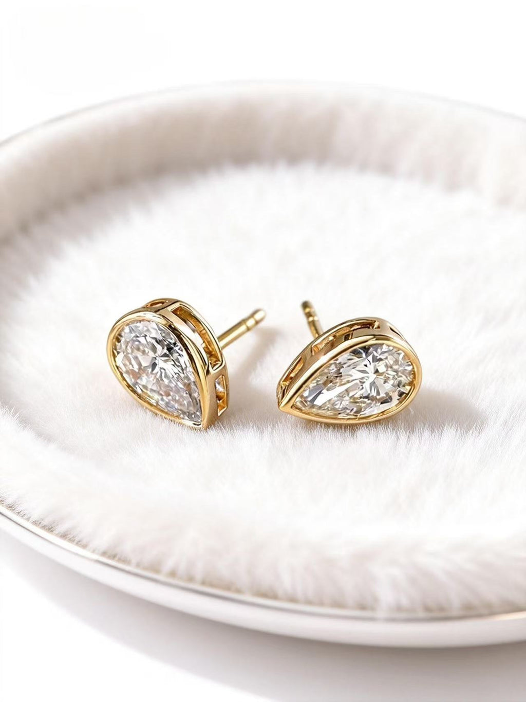 Aetheris Dewdrop Bezel Stud Earrings E26020002