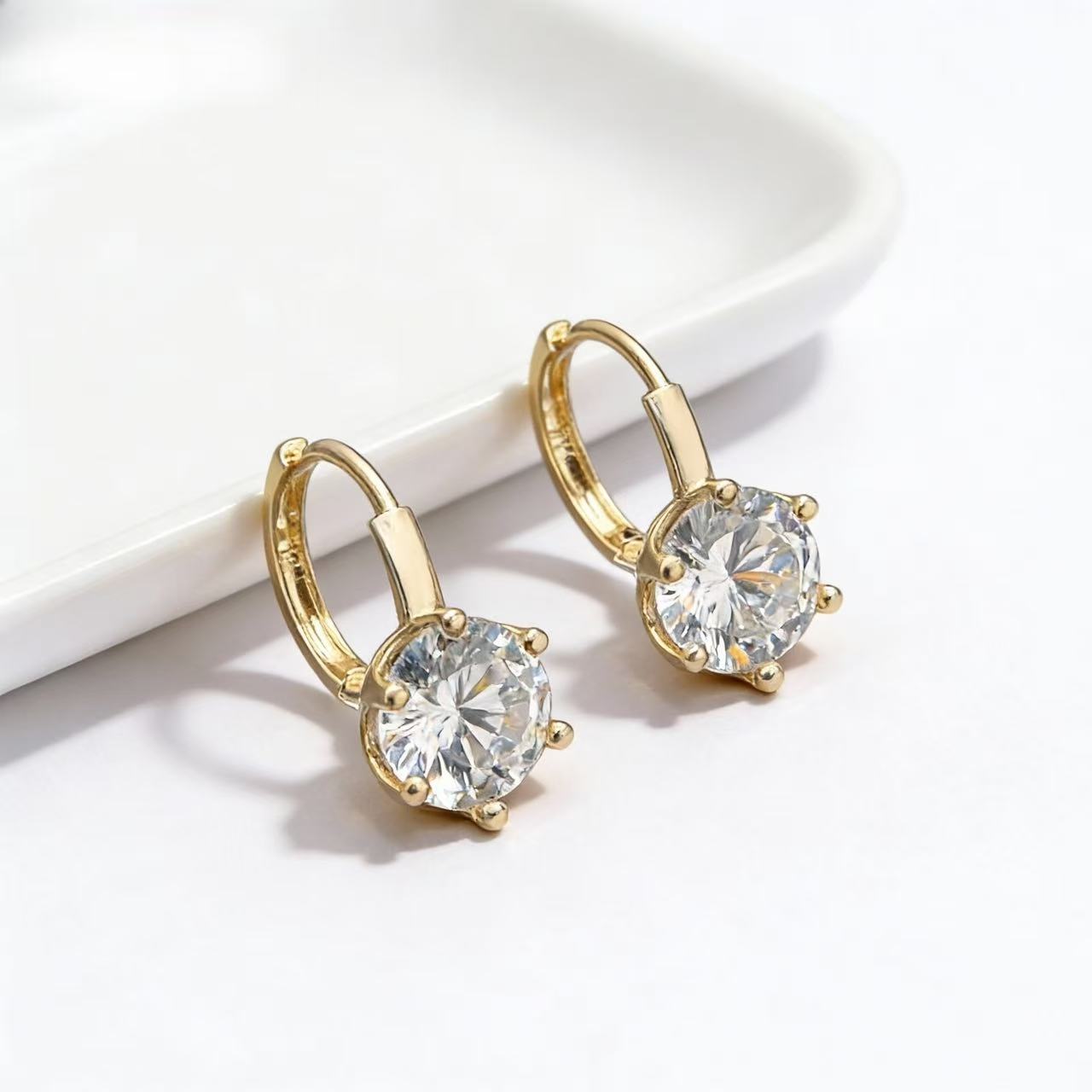 Aetheris Sparkling Studs: Four-Prong Lab Diamond Earrings E25020002