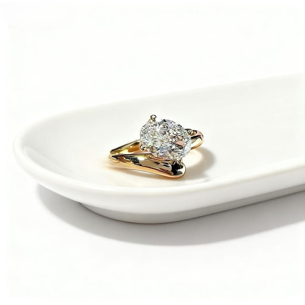 Aetheris Flow Embrace Oval Ring R26020001