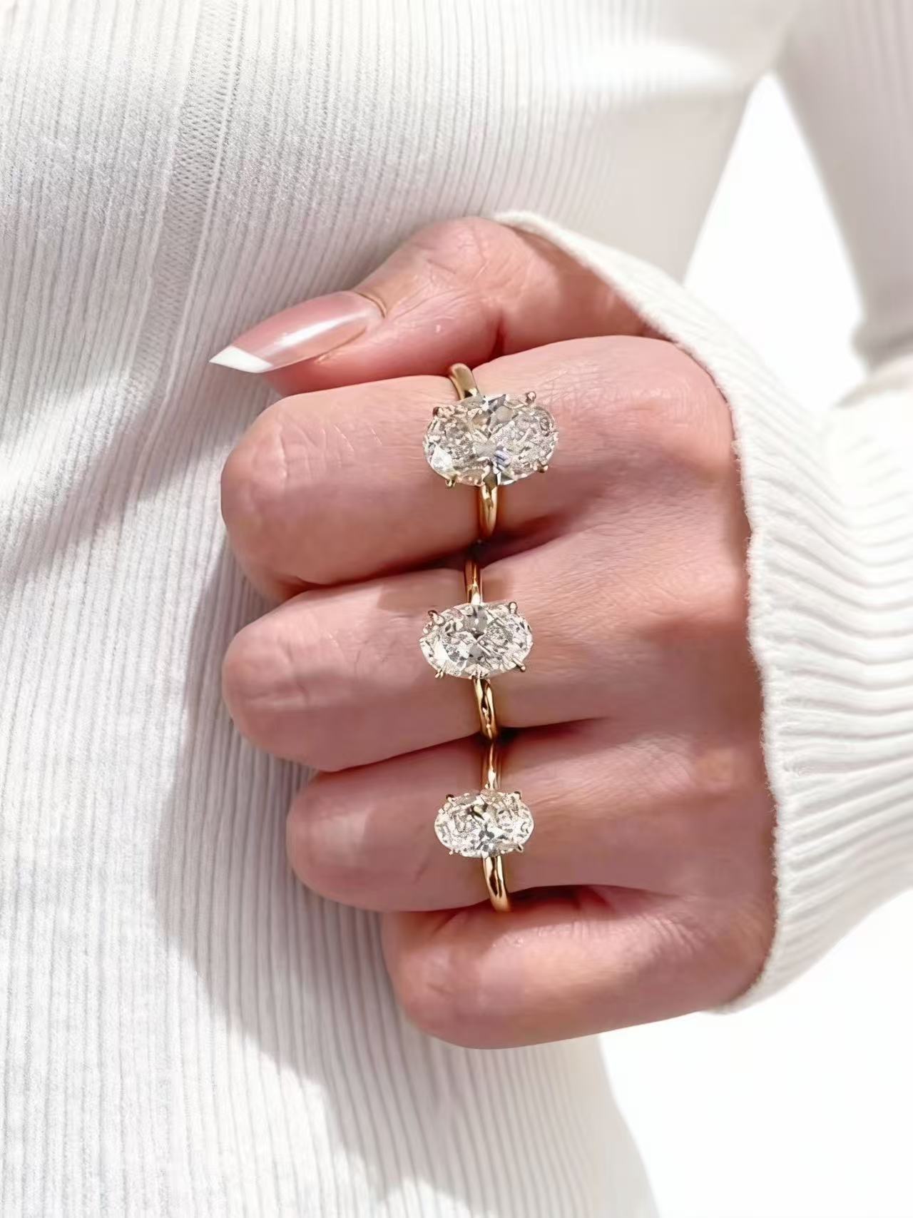 Aetheris The Statement of a Lifetime: Lab-grown diamond Oval Solitaire Ring R25020002