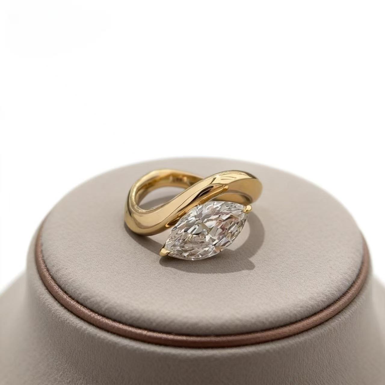 Aetheris Infinite Embrace Ring R26020006