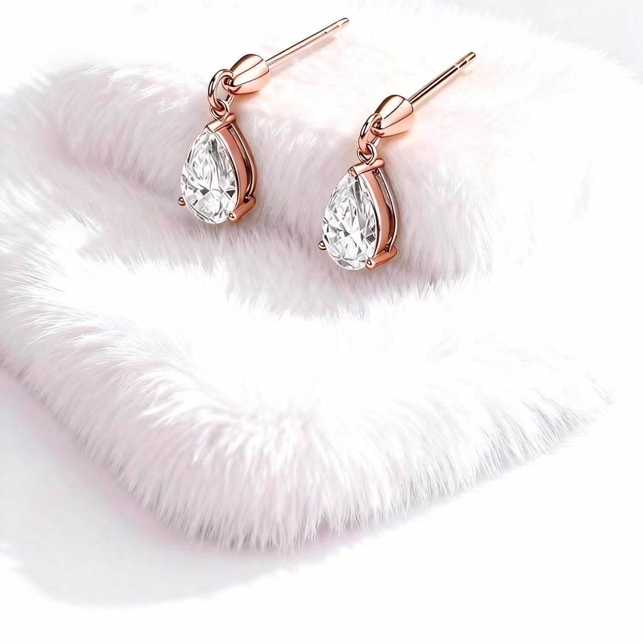 Aetheris A Single Tear of Light: Pear Cut Diamond Earrings E25020010