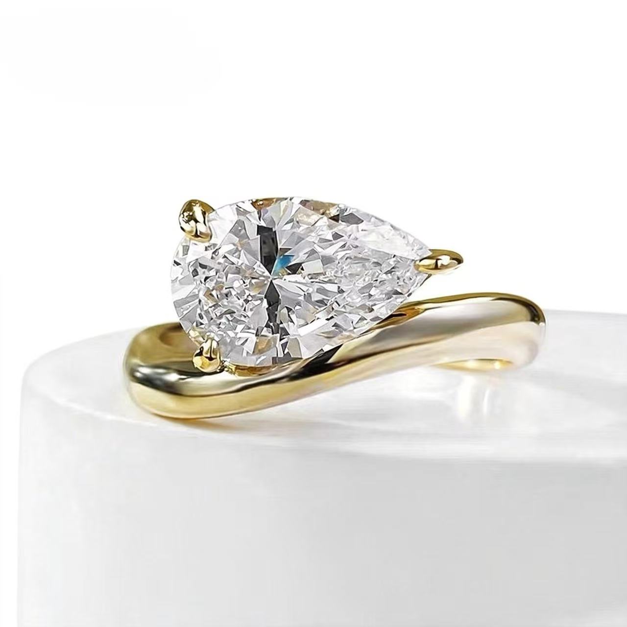 Aetheris Pear Embrace Ring R26020002
