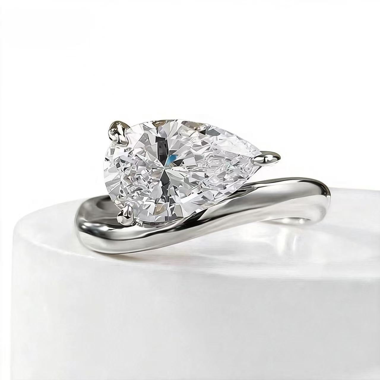 Aetheris Pear Embrace Ring R26020002