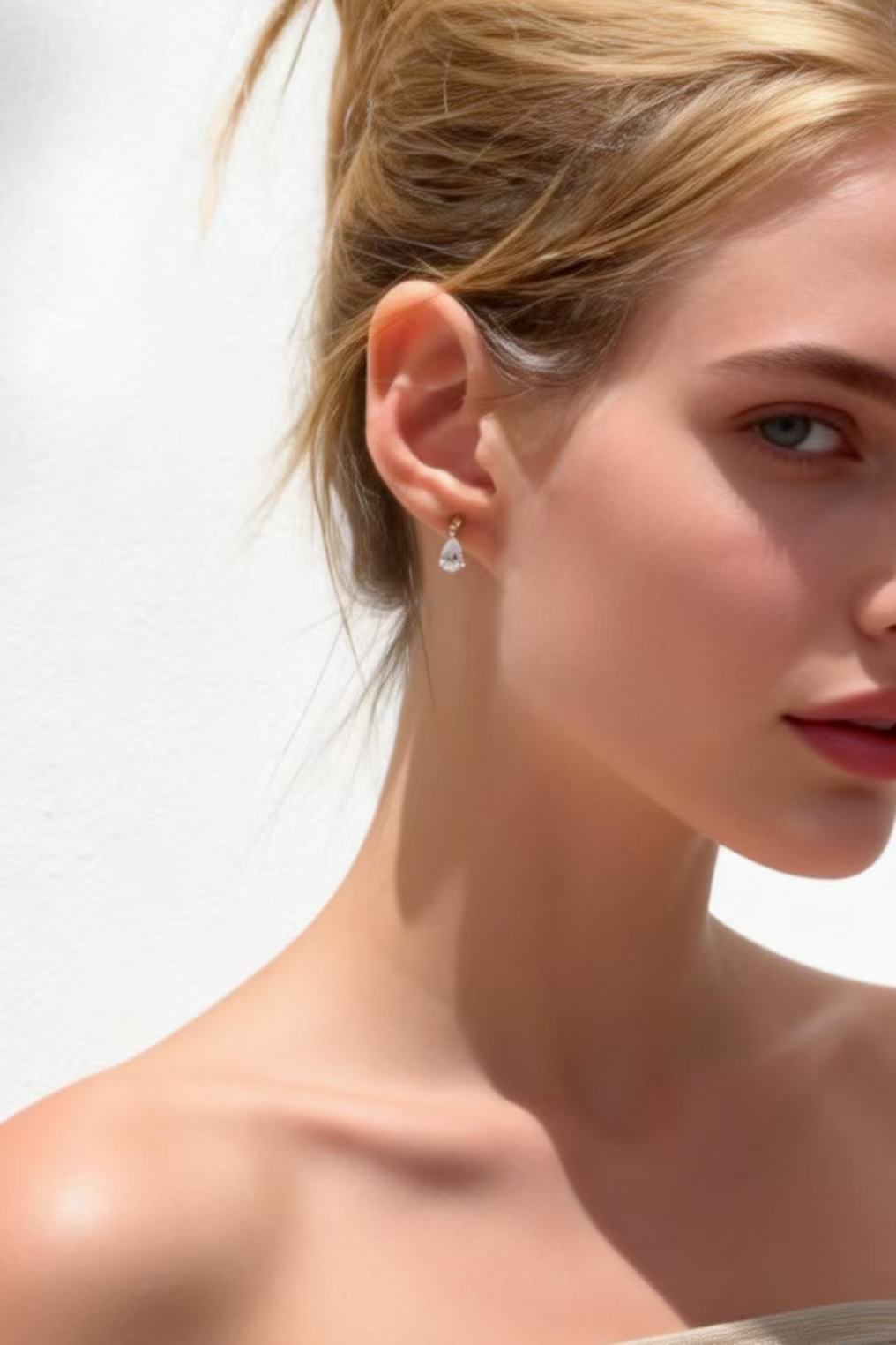 Aetheris A Single Tear of Light: Pear Cut Diamond Earrings E25020010