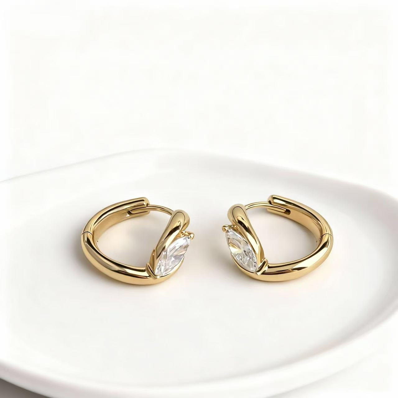 Aetheris Eternal Spiral: Marquise Cut Diamond Earrings E25020005