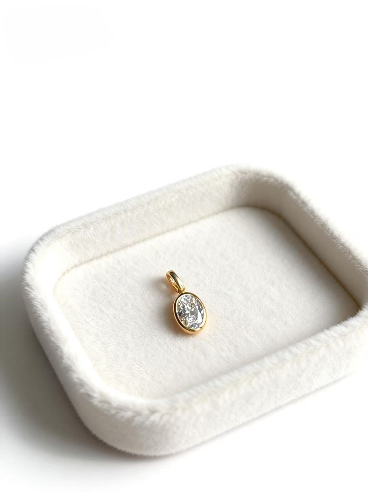 Aetheris A single point of light Ovail Pendant P26020001