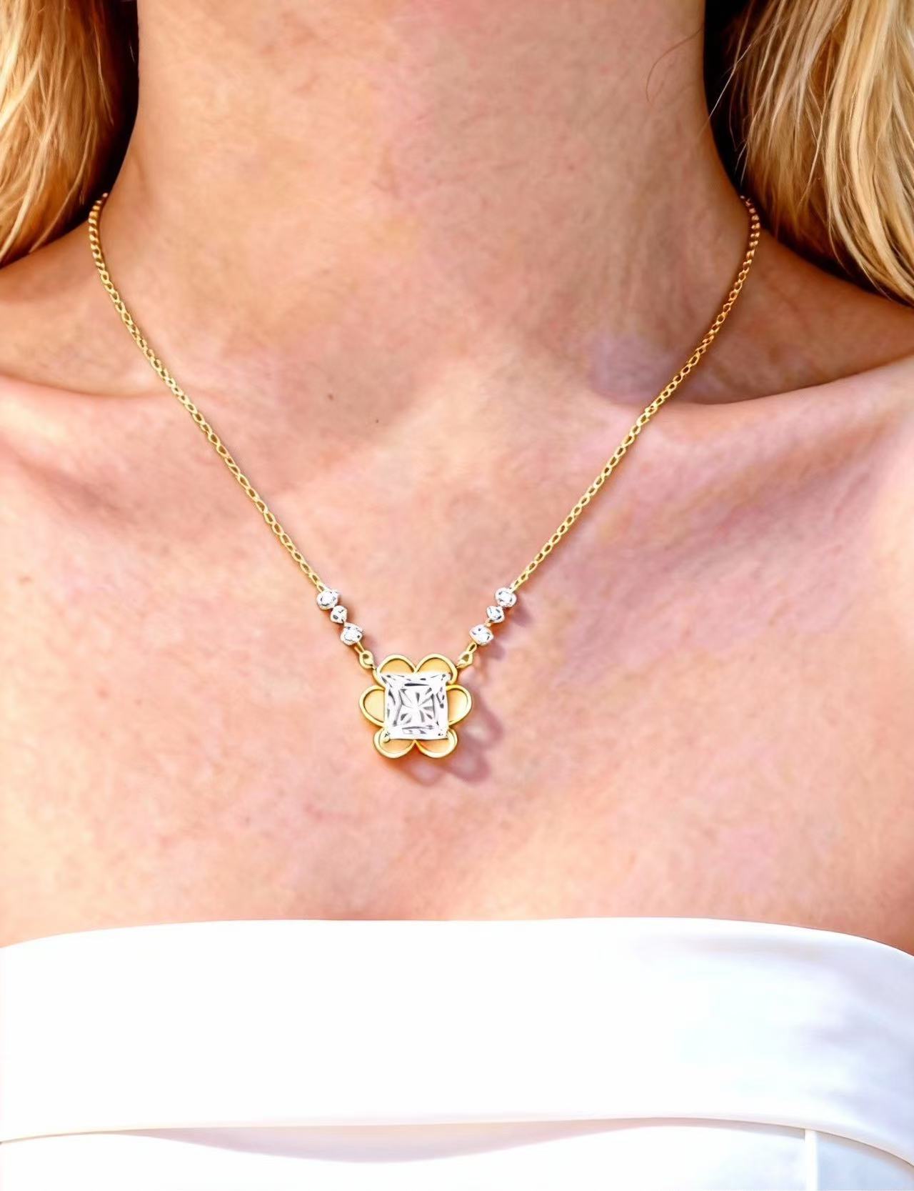 Aetheris Blooming Brilliance: 1ct Princess Cut Floral Pendant Set N25020006