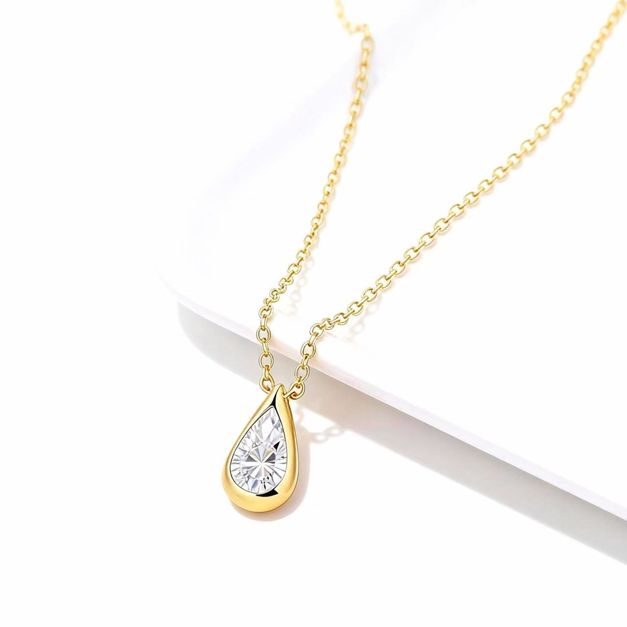 Aetheris Sleek Solitaire:  Pear Drop & Chain Set N25020004