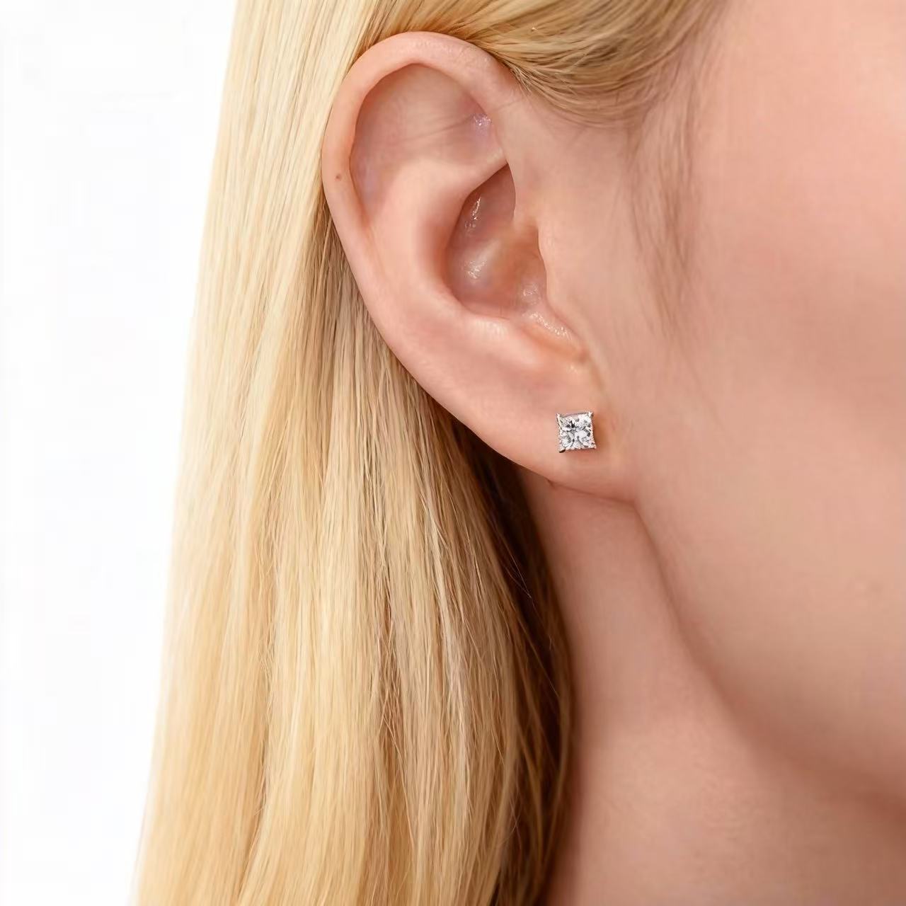 Geometric Grace: 1ct Princess Cut Diamond Stud Earrings E25020007