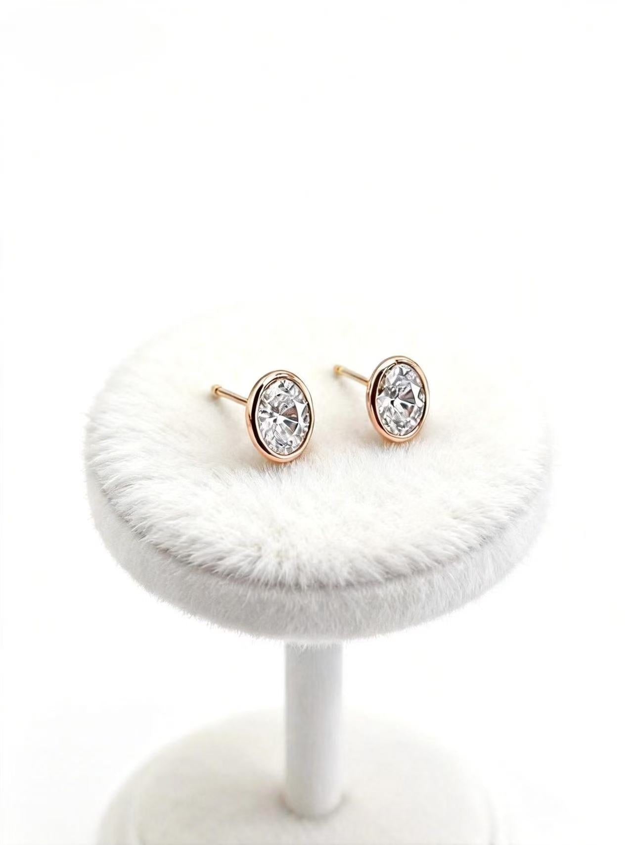 Aetheris Bezel Oval Stud Earrings E26020003