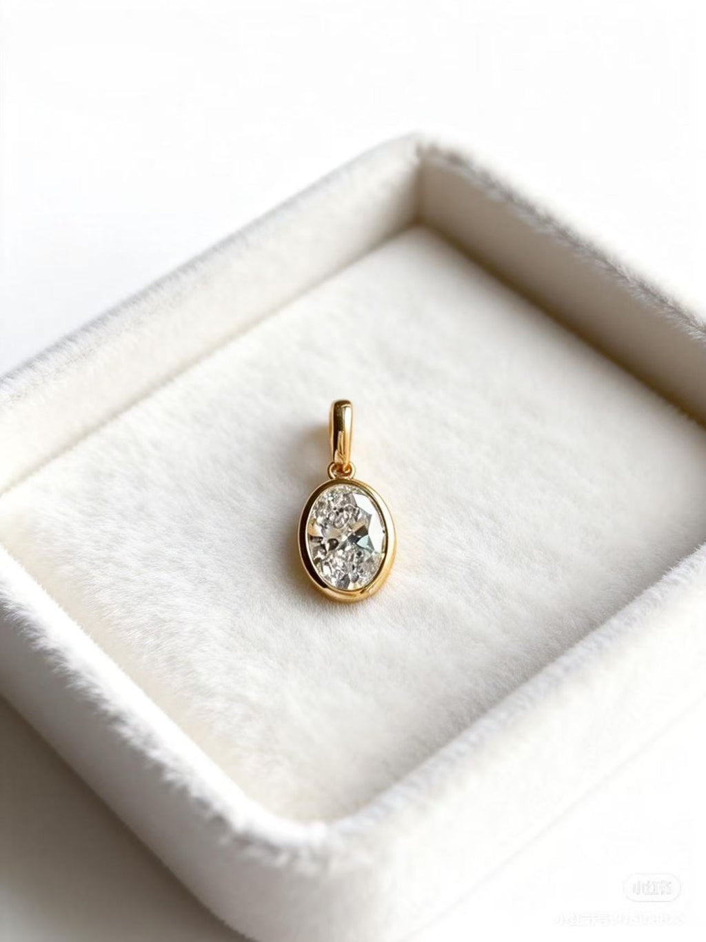 Aetheris A single point of light Ovail Pendant P26020001