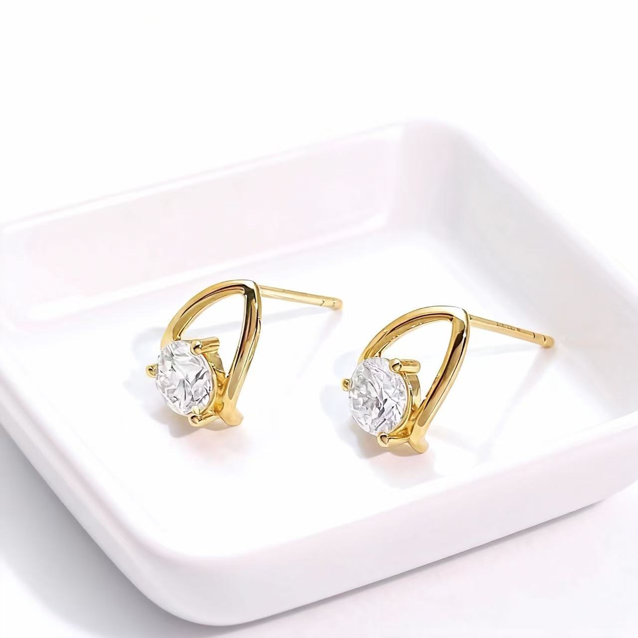 Aetheris Tender Pod: Lab Diamond Pea Stud E25020014