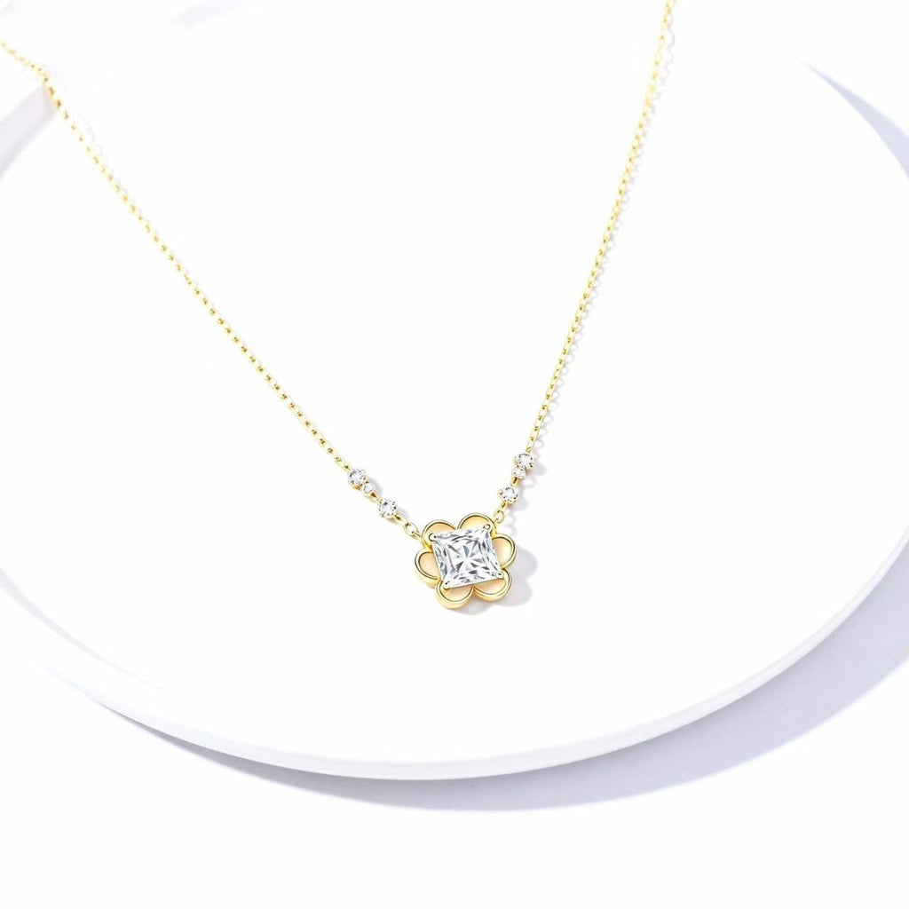 Aetheris Blooming Brilliance: 1ct Princess Cut Floral Pendant Set N25020006