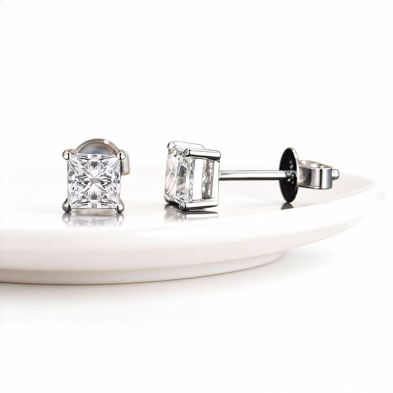 Geometric Grace: 1ct Princess Cut Diamond Stud Earrings E25020007