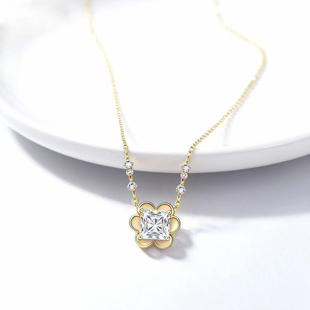 Aetheris Blooming Brilliance: 1ct Princess Cut Floral Pendant Set N25020006