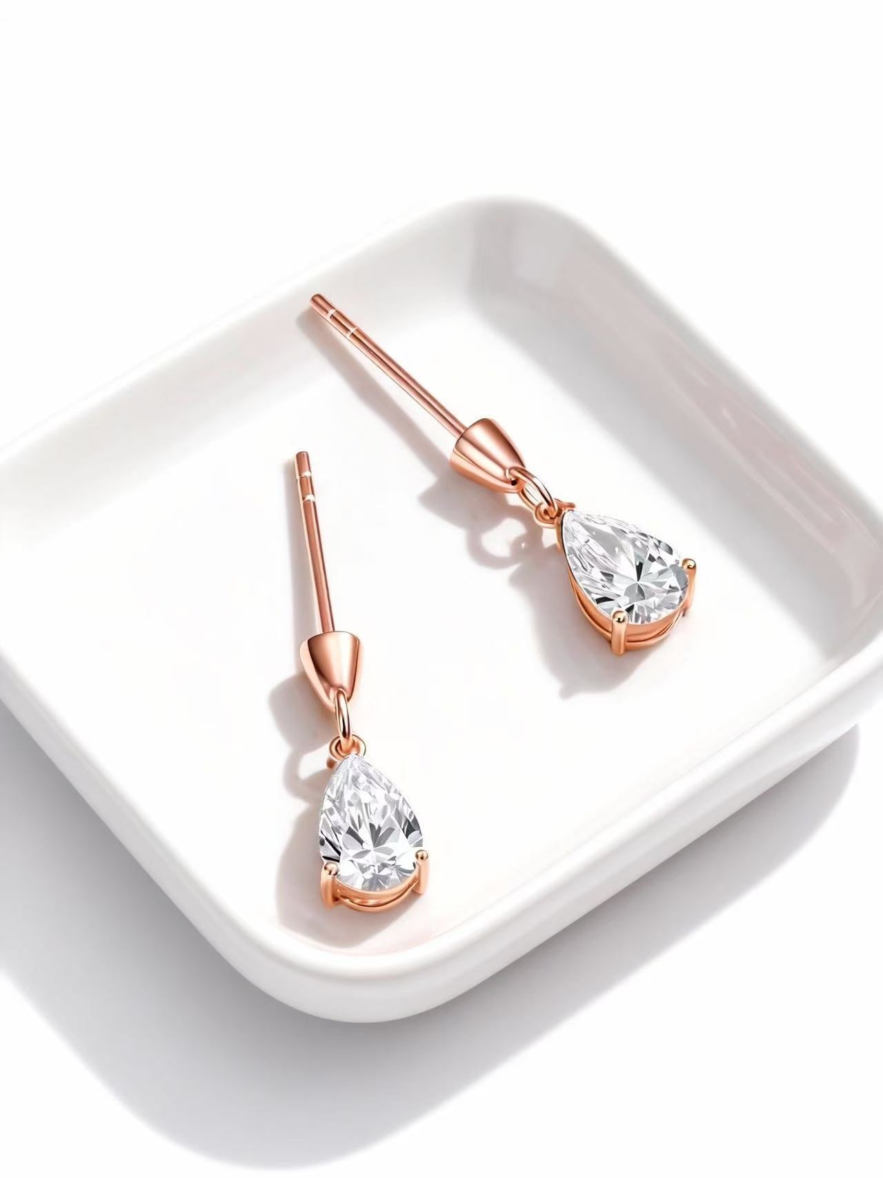 Aetheris A Single Tear of Light: Pear Cut Diamond Earrings E25020010