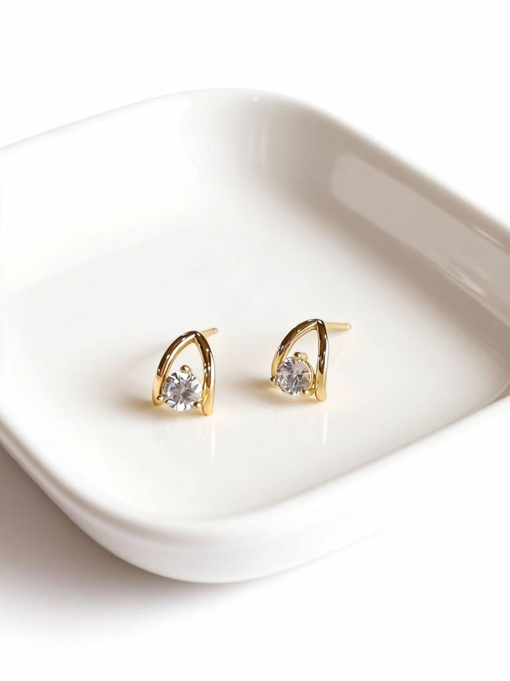 Aetheris Tender Pod: Lab Diamond Pea Stud E25020014