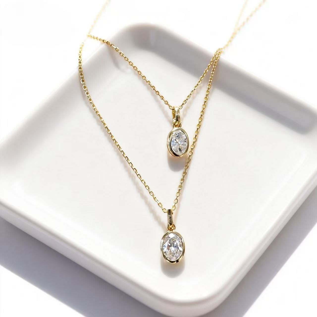 Aetheris A single point of light Ovail Pendant P26020001