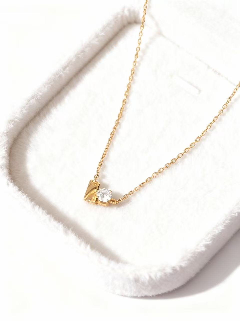 Aetheris A Heart of Light: Round Diamond Heart Pendant Set N25020010