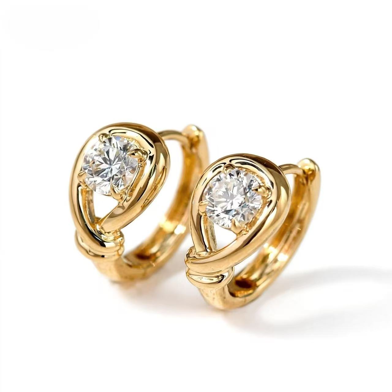 Aetheris Rope Knot Diamond Huggie Earrings E26020001
