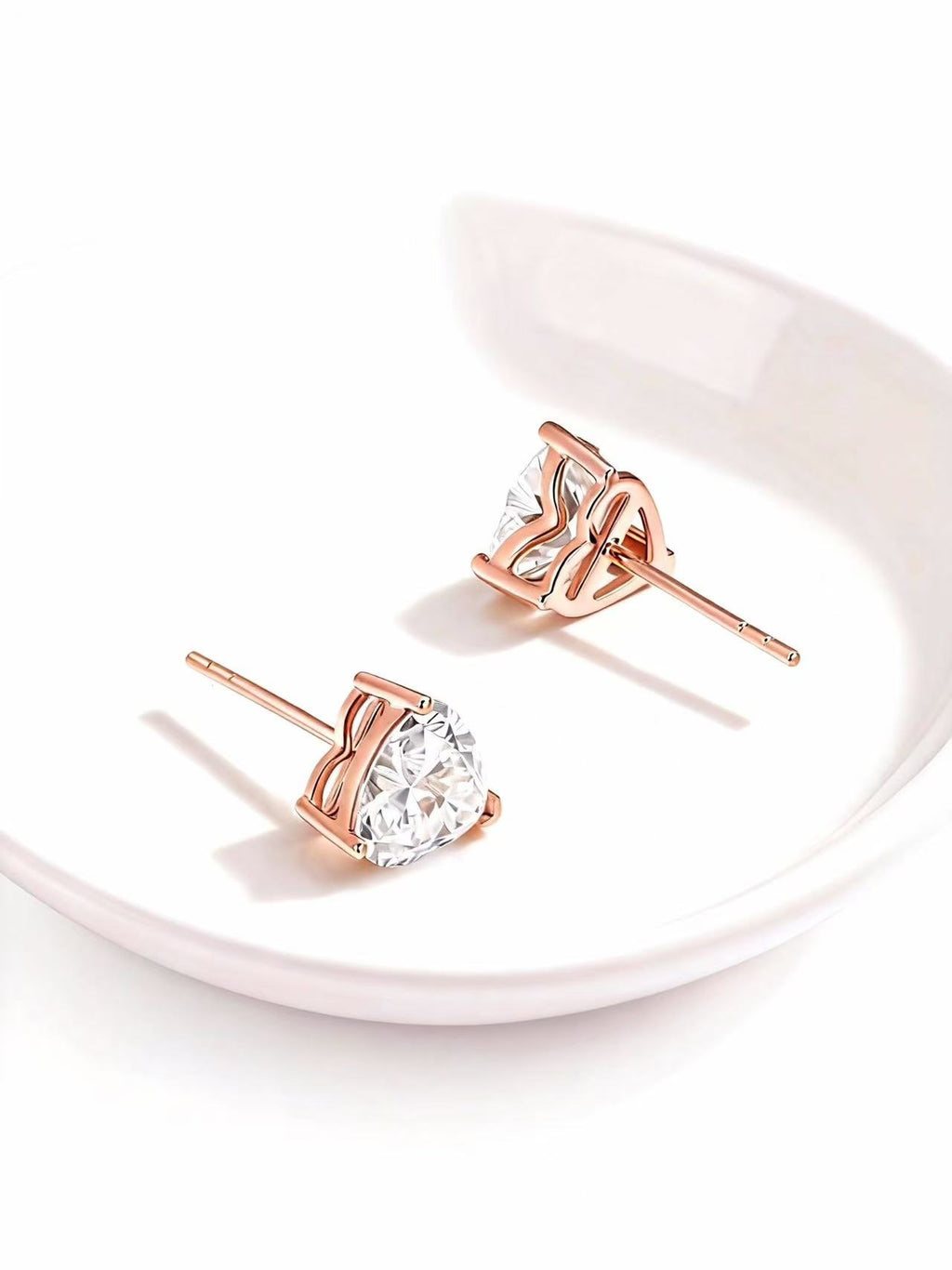 Aetheris Whispering Hearts: Heart Diamond Stud E25020009
