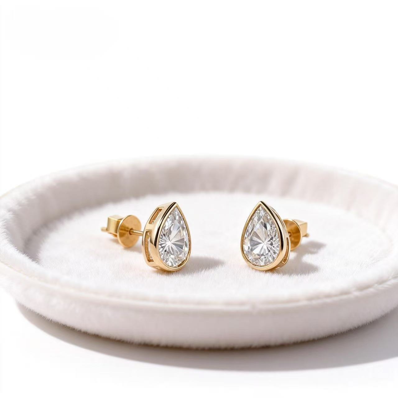 Aetheris Dewdrop Bezel Stud Earrings E26020002