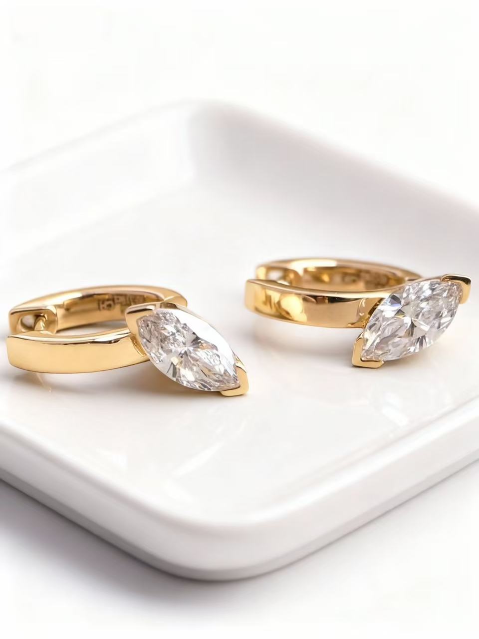 Aetheris Destined Pair: Marquise & Pavé Mismatched Earrings E25020013