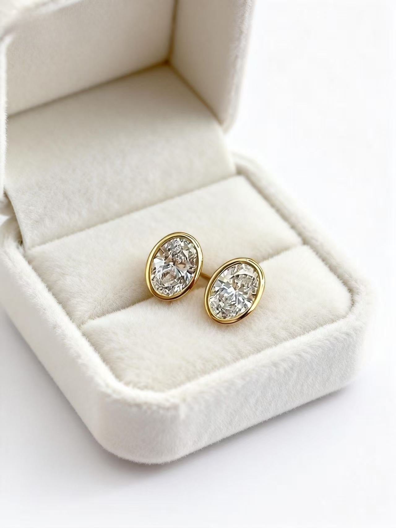 Aetheris Bezel Oval Stud Earrings E26020003