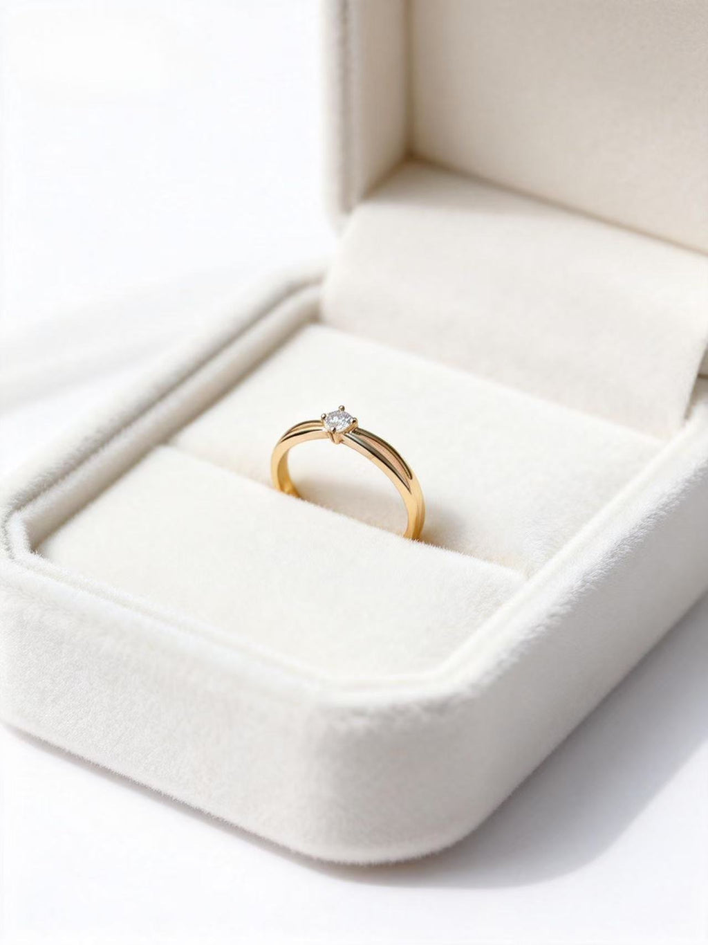 Aetheris Starlight Four-Prong Ring R26020015