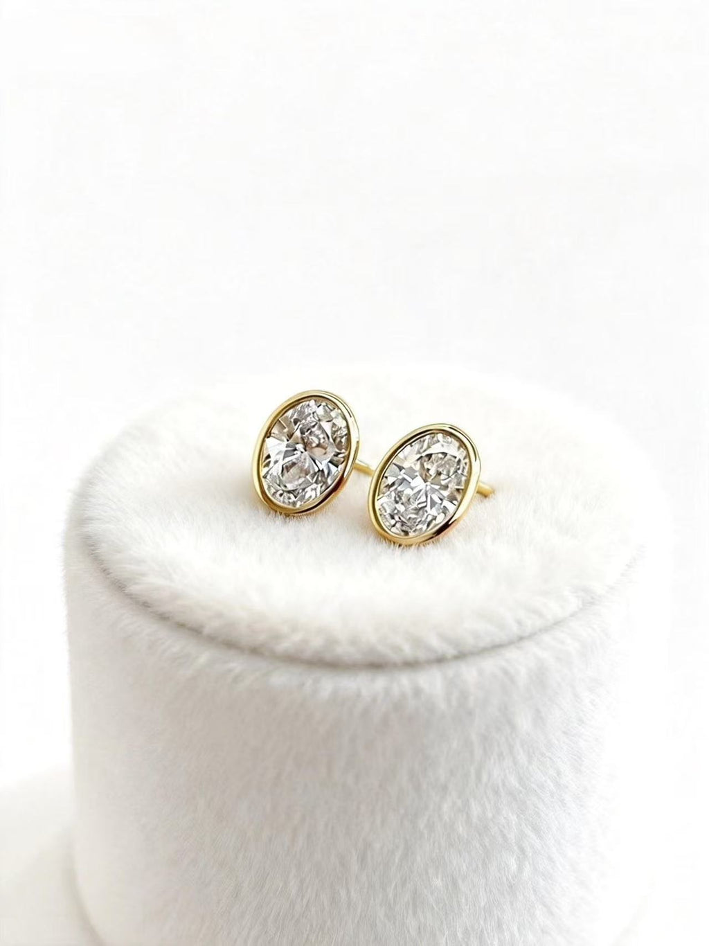 Aetheris Bezel Oval Stud Earrings E26020003