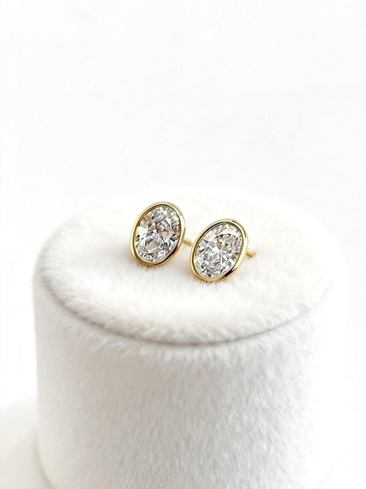 Aetheris Bezel Oval Stud Earrings E26020003