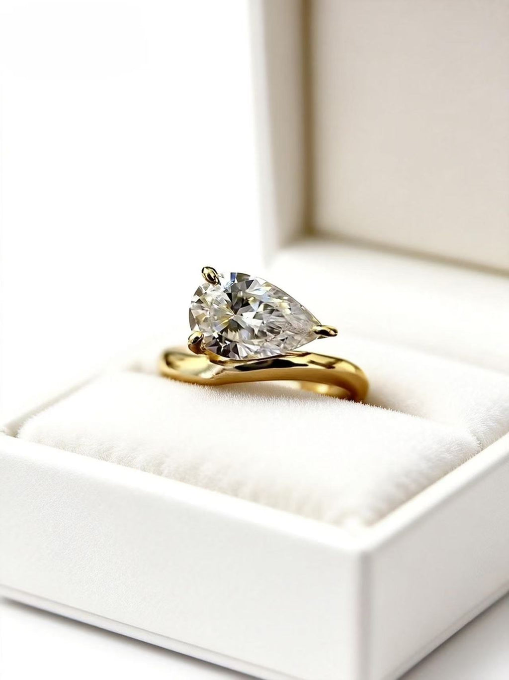 Aetheris Pear Embrace Ring R26020002