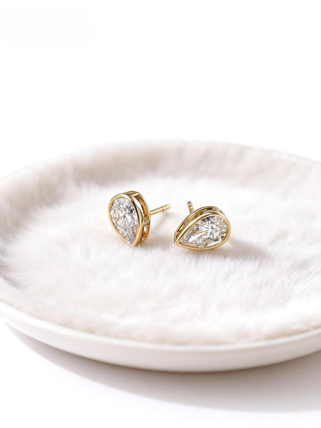 Aetheris Dewdrop Bezel Stud Earrings E26020002