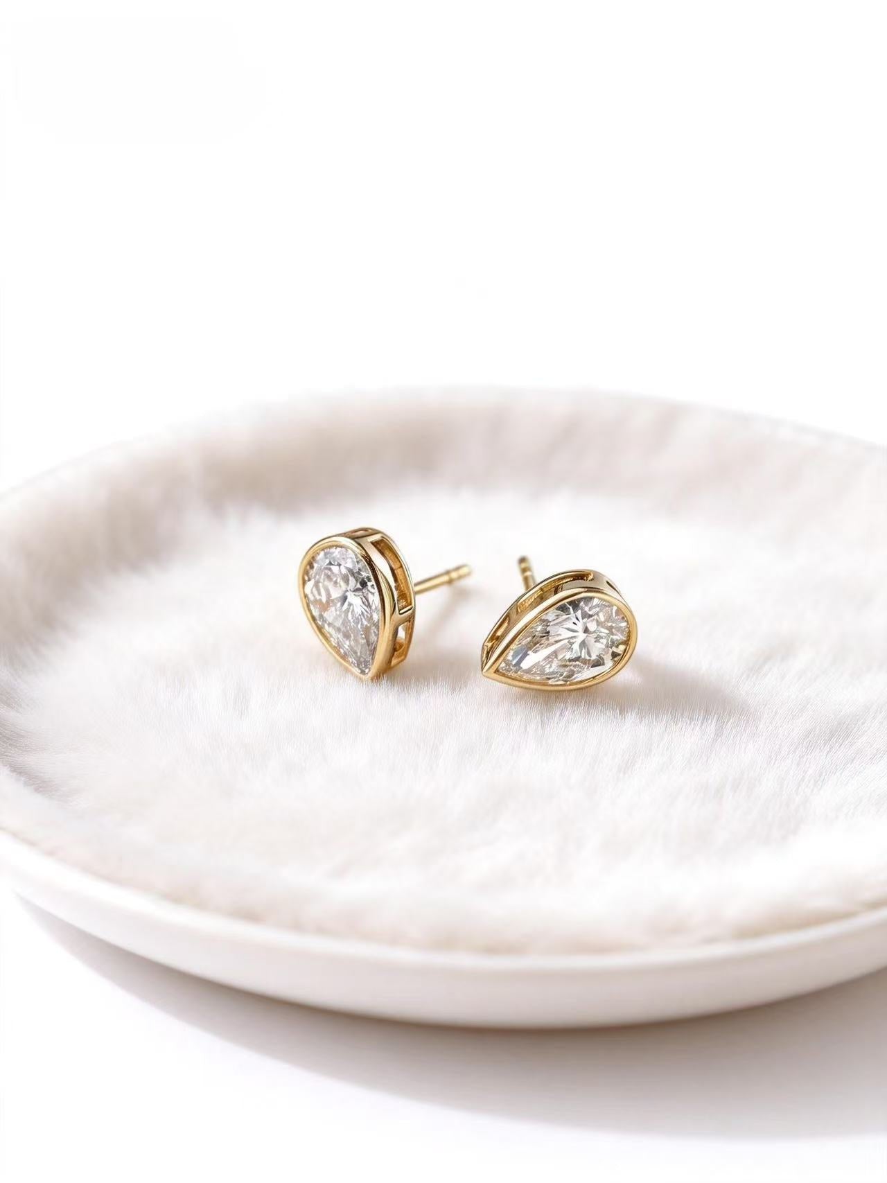 Aetheris Dewdrop Bezel Stud Earrings E26020002