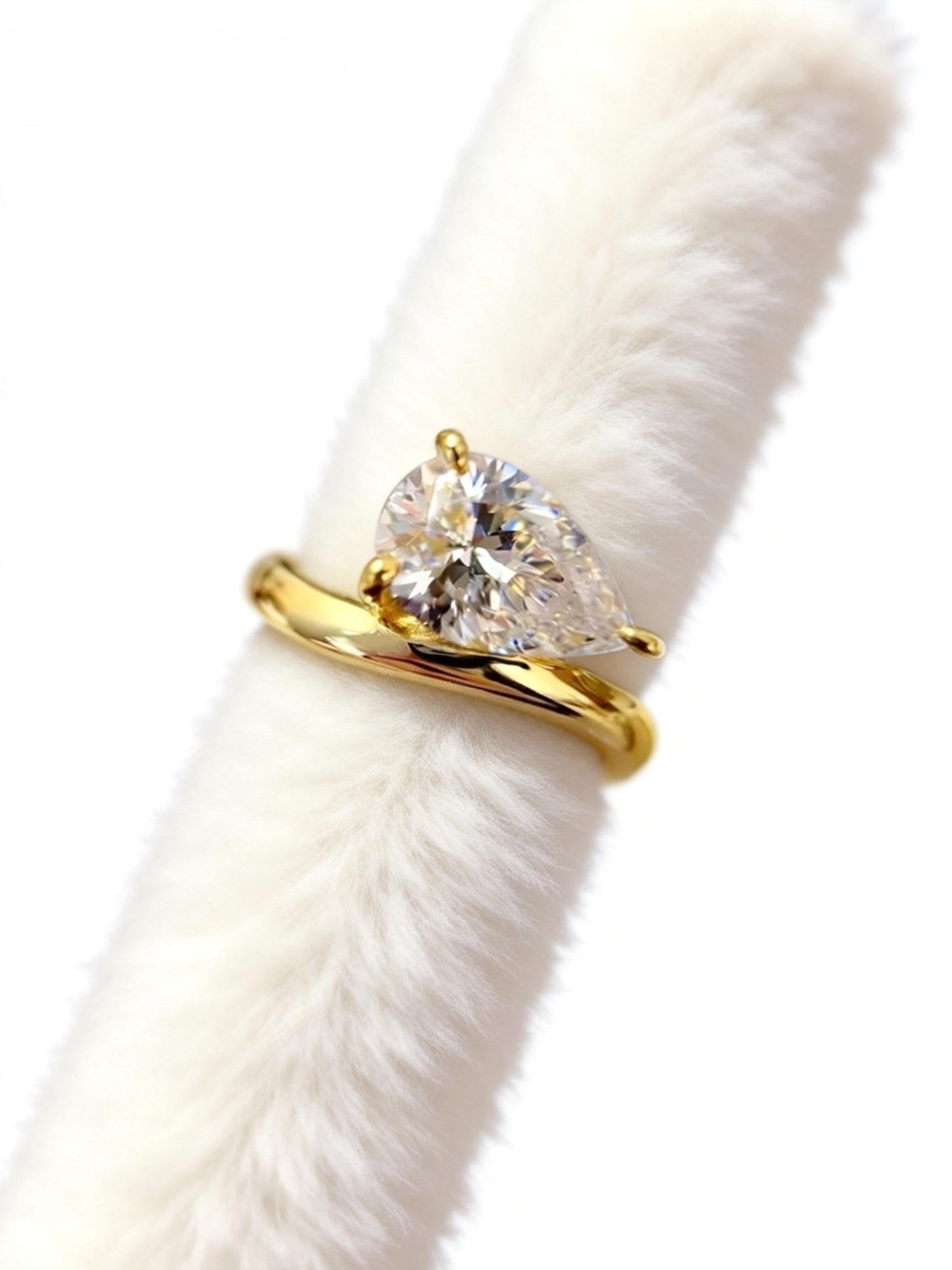 Aetheris Pear Embrace Ring R26020002