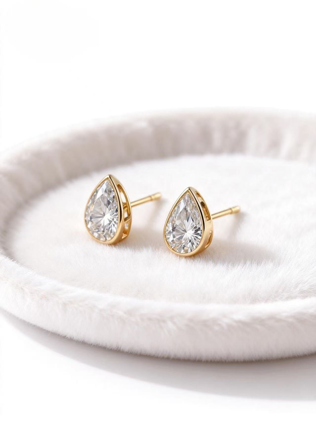 Aetheris Dewdrop Bezel Stud Earrings E26020002