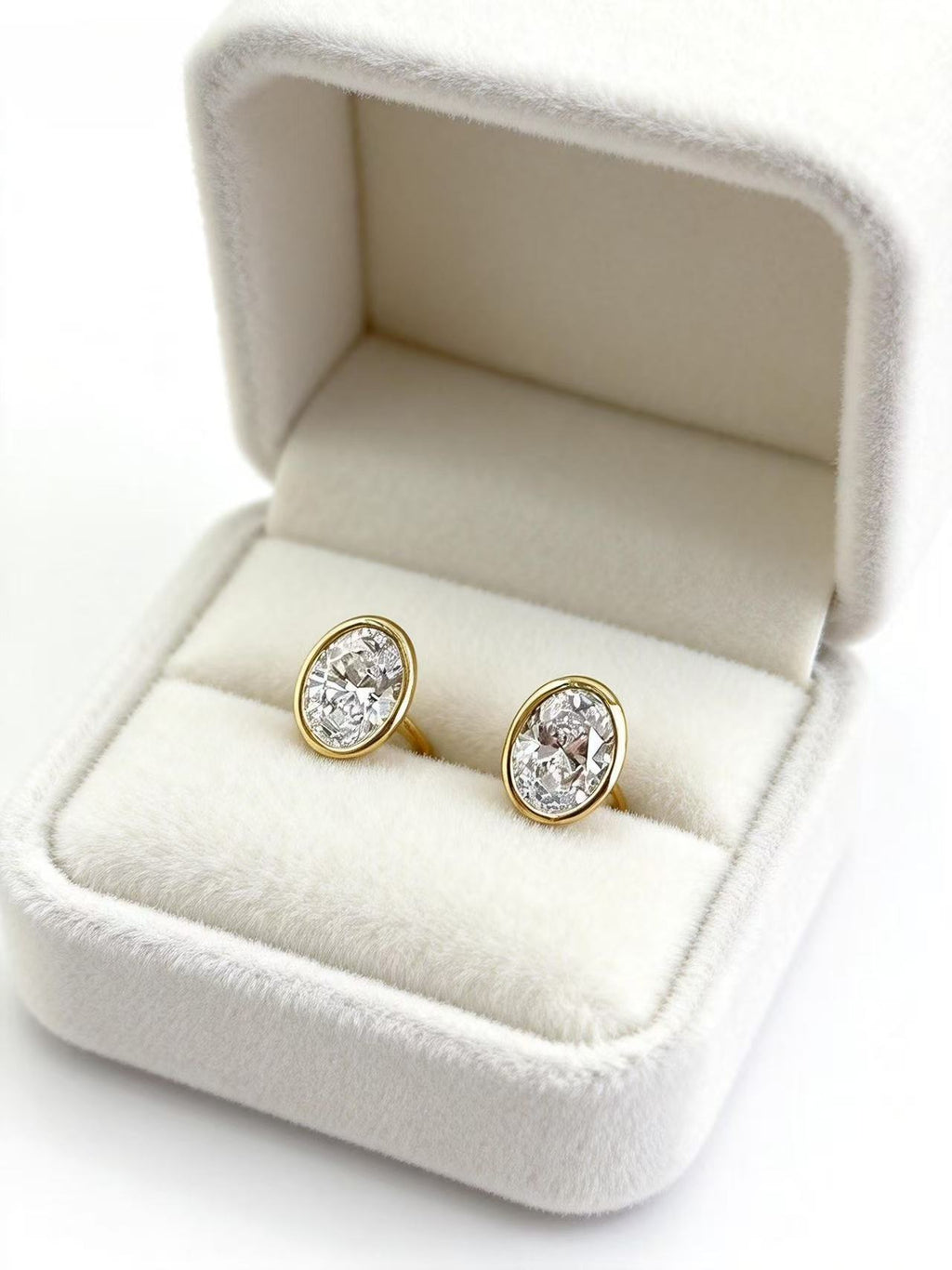 Aetheris Bezel Oval Stud Earrings E26020003