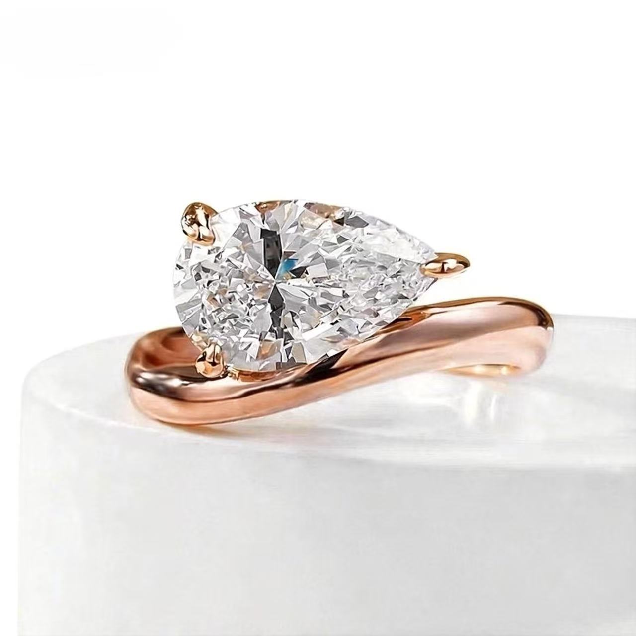 Aetheris Pear Embrace Ring R26020002