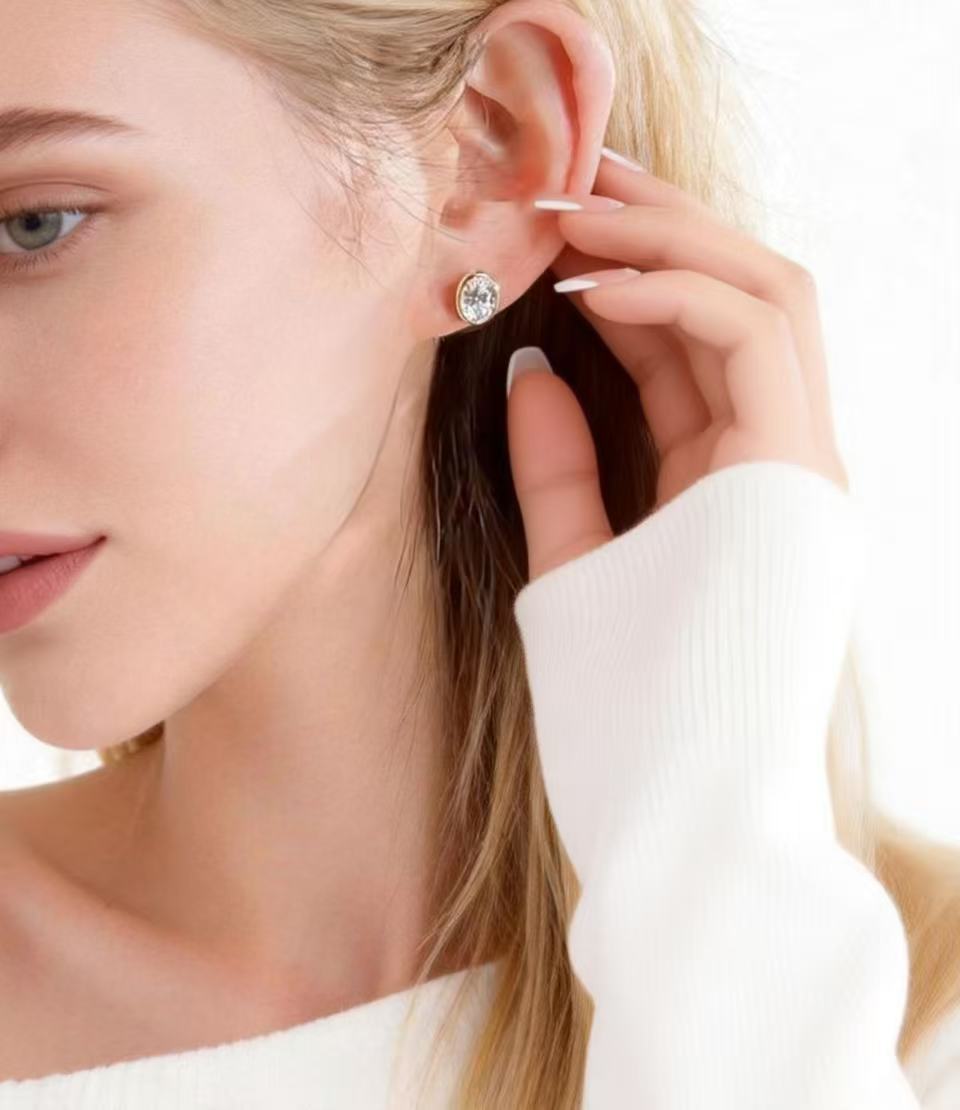 Aetheris Bezel Oval Stud Earrings E26020003